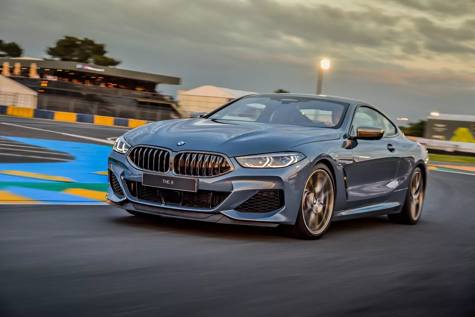 Бмв м8 серая. Bmw 8 gran coupe grey. Bmw m8 серая. Bmw m8 coupe 2021. Бмв м8 серая.