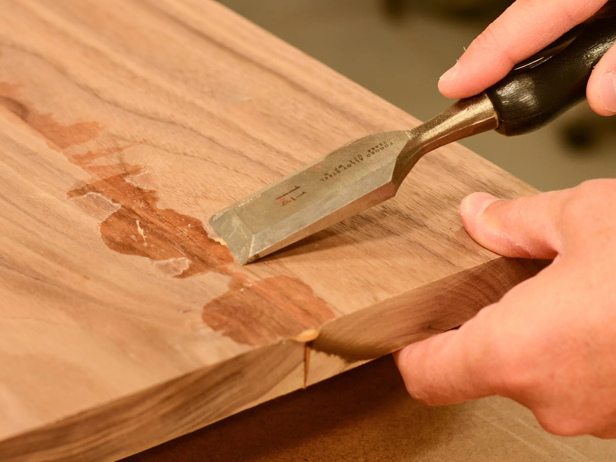 Как склеить трещину. Склеивание древесины. Склейка деревянных изделий. Склеивание деревянных деталей. Склеивание деталей из древесины.