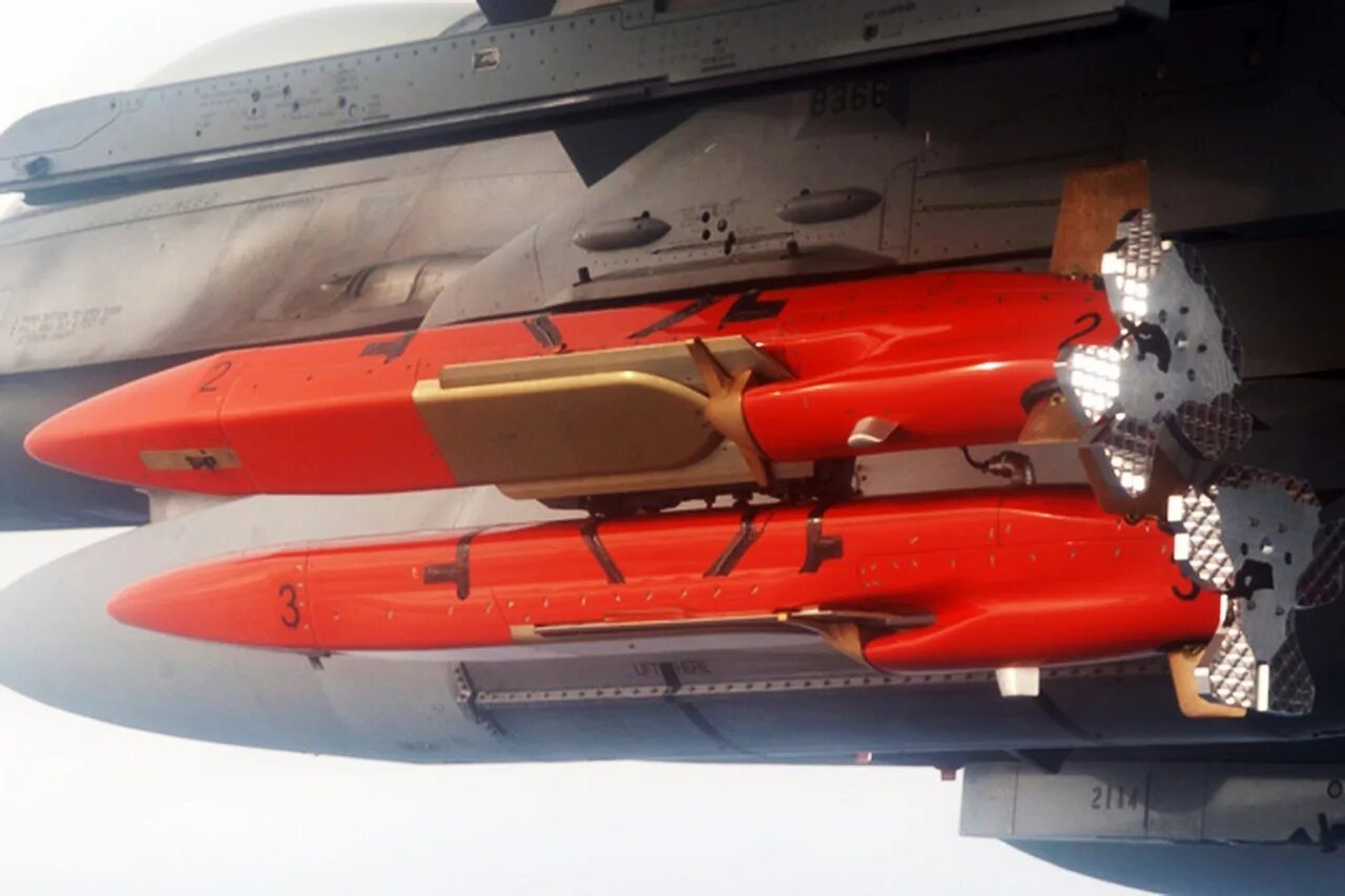 Ракета aim-7. Урвв aim-9b sidewinder. Adm-160 mald. Mald ракета. Управляемые ракеты mald.