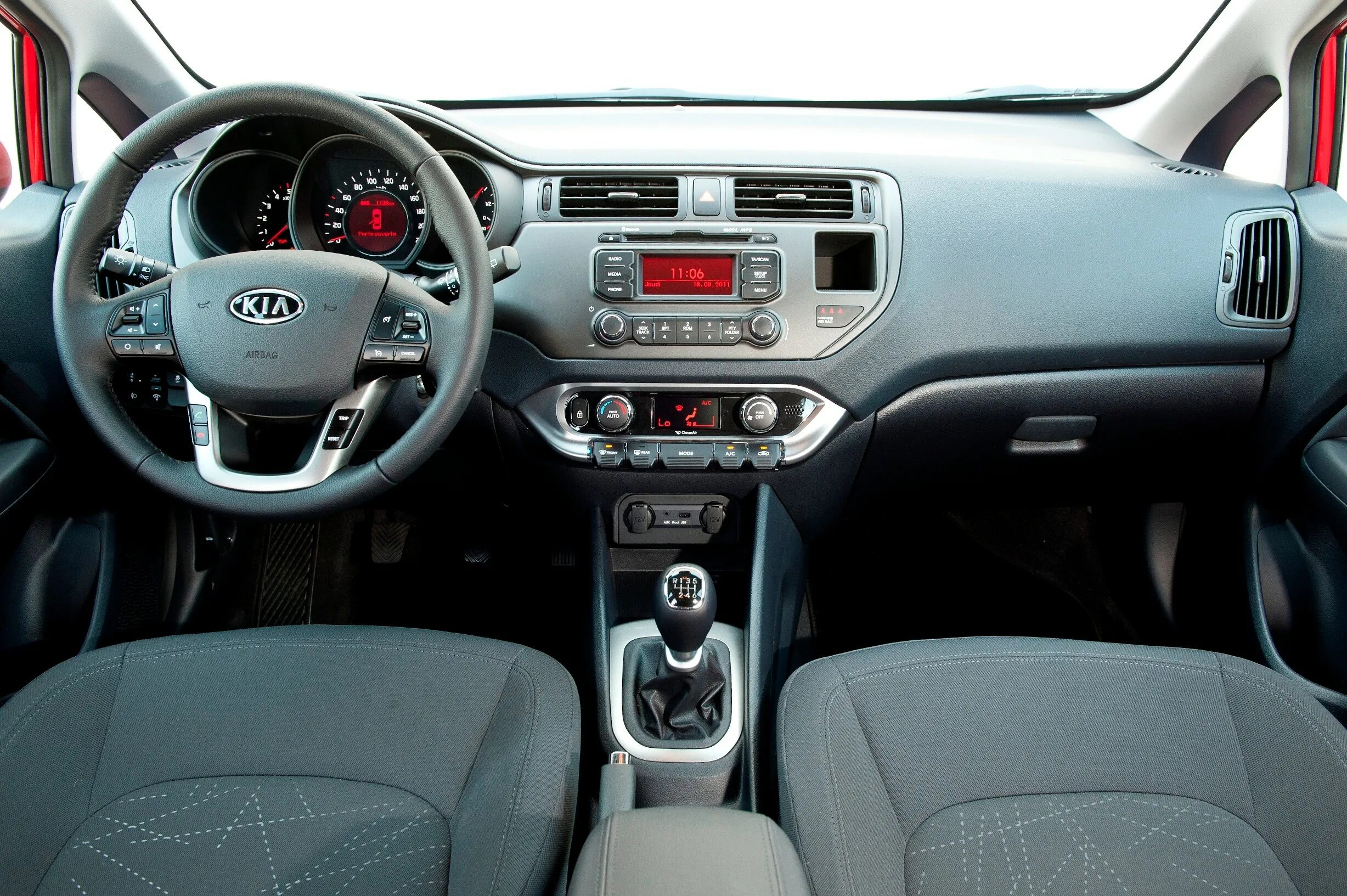 Литр рио. Киа рио 3 1.4 автомат салон. kia rio салон 2012 механика. киа рио 1.4 салон. киа рио 3 салон механика.