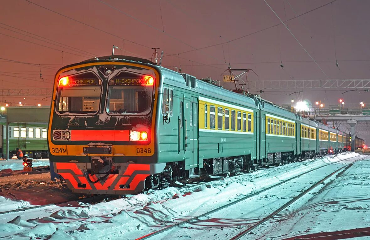 Эд4м РЖД. Электропоезд пассажирский эд4м. Эд4м 0184 Данилов. Эд4м 0348.