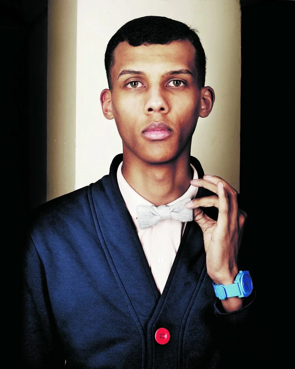 Популярные французские исполнители. Стром певец. СТО мае. Stromae. Поль Ван Авер.