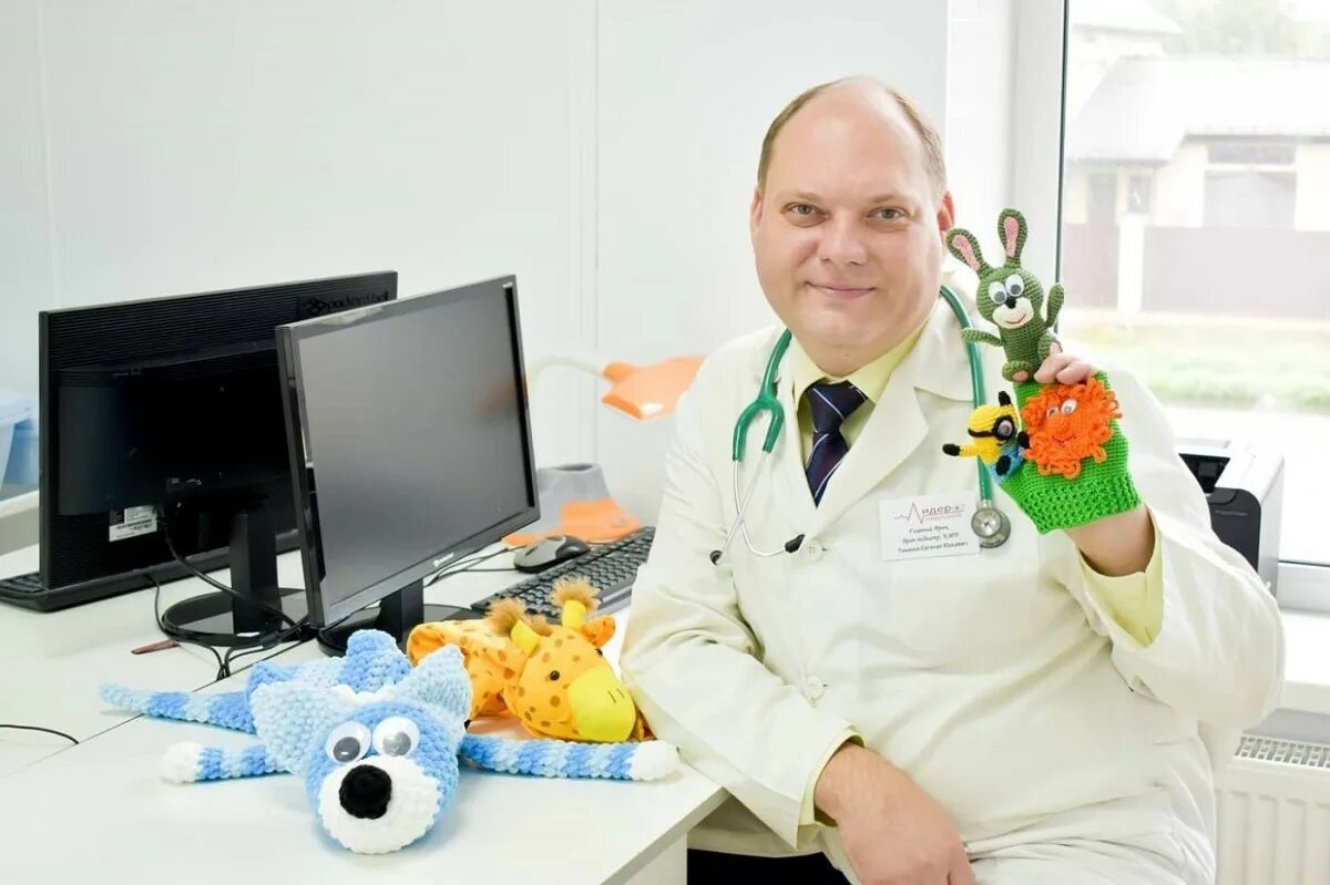 Врач в инфекционном отделении. "лидер медицина тимаков евгений. Врач инфекционист фото. Инфекционные болезни для медсестер. Взрослый инфекционист.