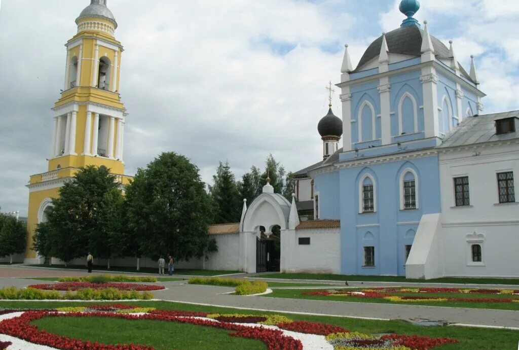 ново голутвин женский монастырь коломна. брусенский монастырь коломенского кремля. троицкий ново-голутвин монастырь. коломенский женский. троицкий собор ново голутвин монастырь.