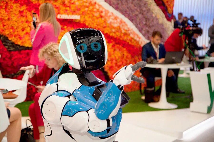 Робот Promobot v.4. Робот консультант Промобот. Робот воспитатель. Российский робот. Включи роботы компании