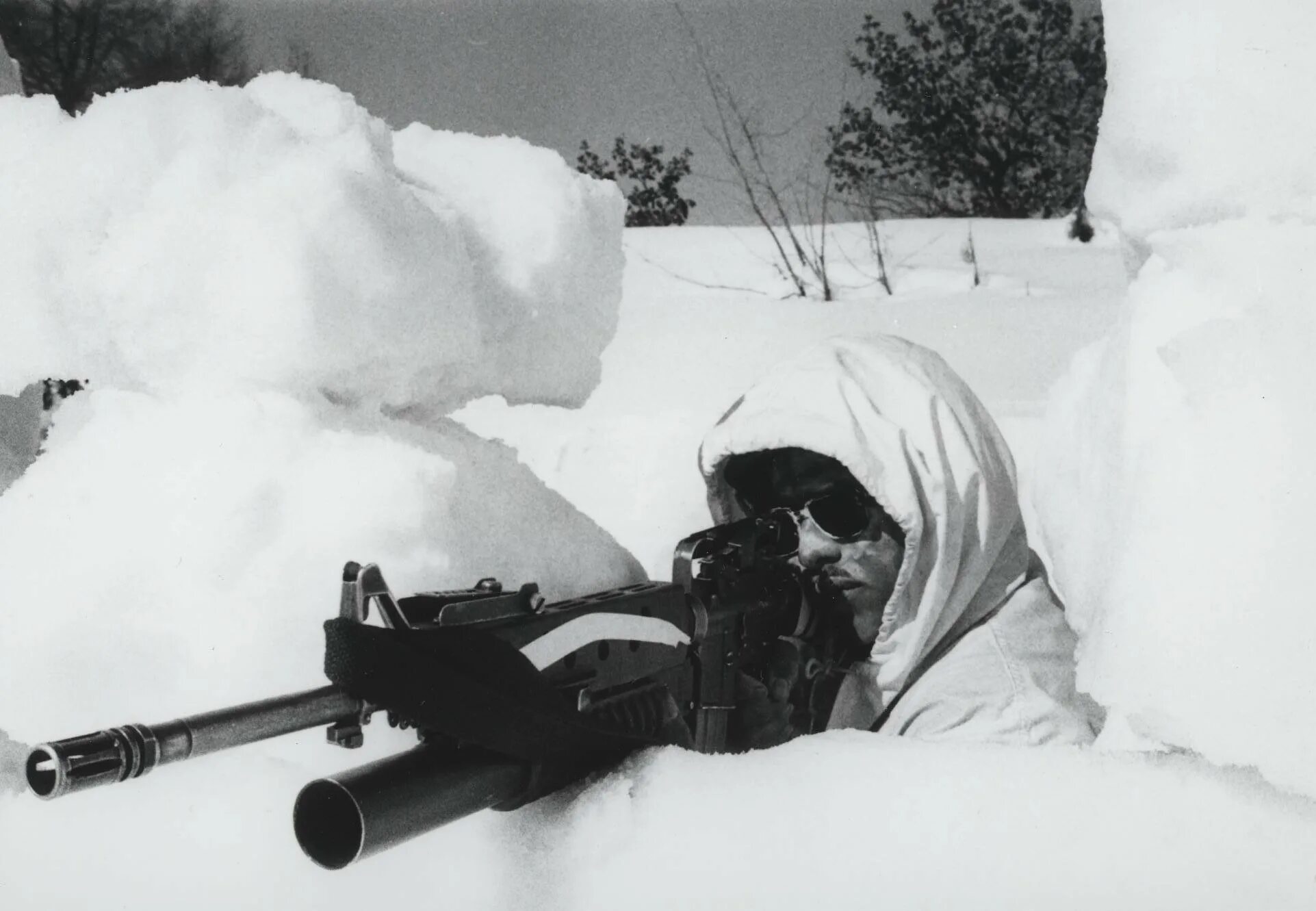 Симо хайха белая смерть. Финский снайпер. Симо хяюхя белая смерть. Финский стрелок симо хайха. Финский снайпер симо хайха.