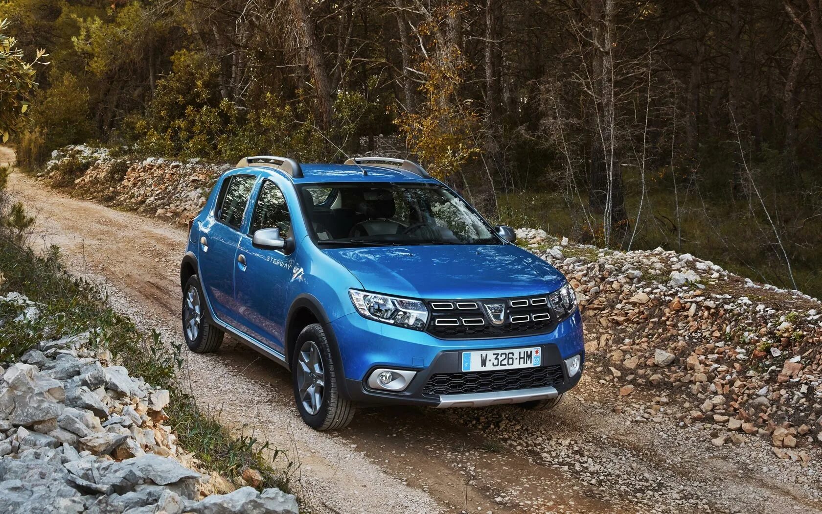 Румынская Дачия степвей. Renault Sandero Stepway 2 фотообои. Рено Логан степвей дорога. Honda Stepway гибрид. Купить рено кемеровской области