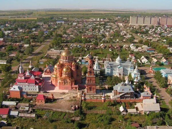 Саракташ фото поселка. Поселок саракташ оренбургская область. Церковь троицы живоначальной, оренбург. Поселок саракташ оренбургская область. Саракташ фото поселка.
