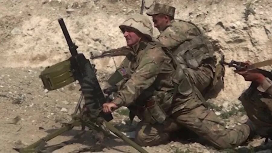 Армяно азербайджанские. Нагорный карабах конфликт. Нагорный карабах конфликт флаги. Горы азербайджана карабах. Арцах нагорный карабах солдаты.