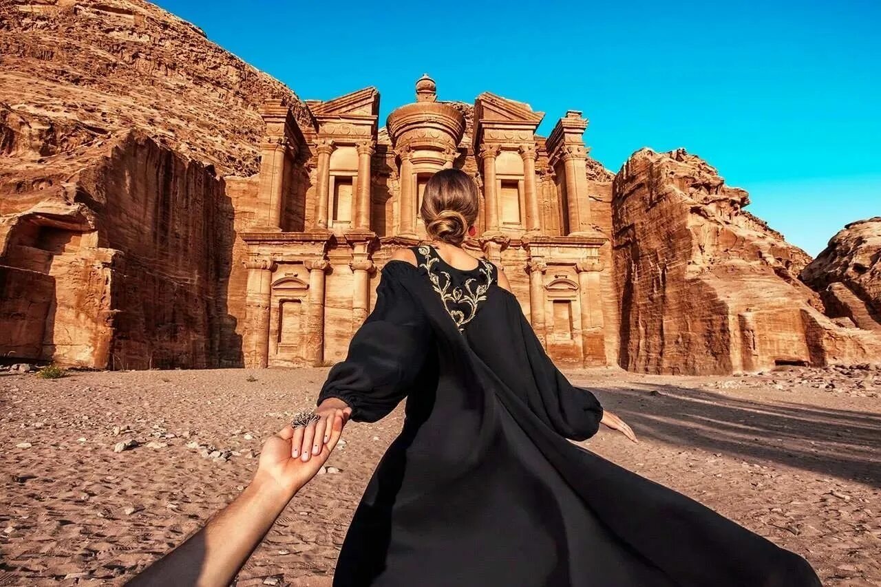 Следуй за мной. Наталья османн шри ланка. Мурад османн картины. Мурад османн аватар. Мурад осман фотограф.