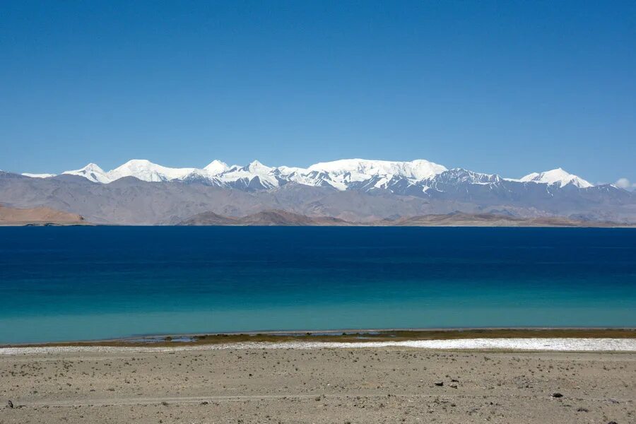 Большие кули. Озеро каракуль Памир. Каракуль Таджикистан. Оз каракуль Таджикистан. Озеро каракуль кули Карокул.