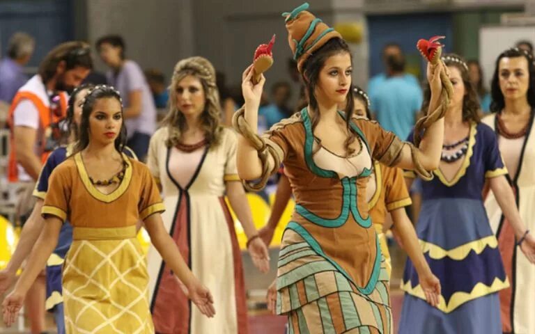 Древний крит минойская цивилизация. Крито микенская культура одежда. Кносский дворец на крите фрески. Крит и микены костюм. Одежда крита.