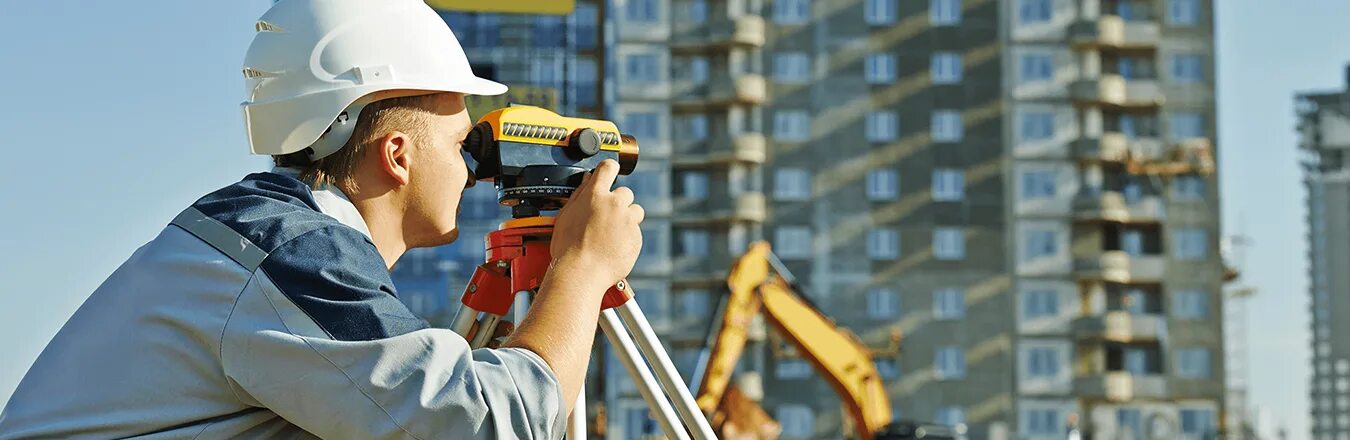 строители зданий. рабочие на предприятии. обследование зданий и сооружений. эксплуатация зданий и сооружений. контроль на стройке.