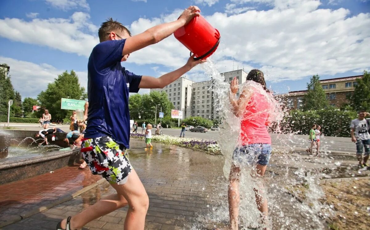 Сильная жара в городе