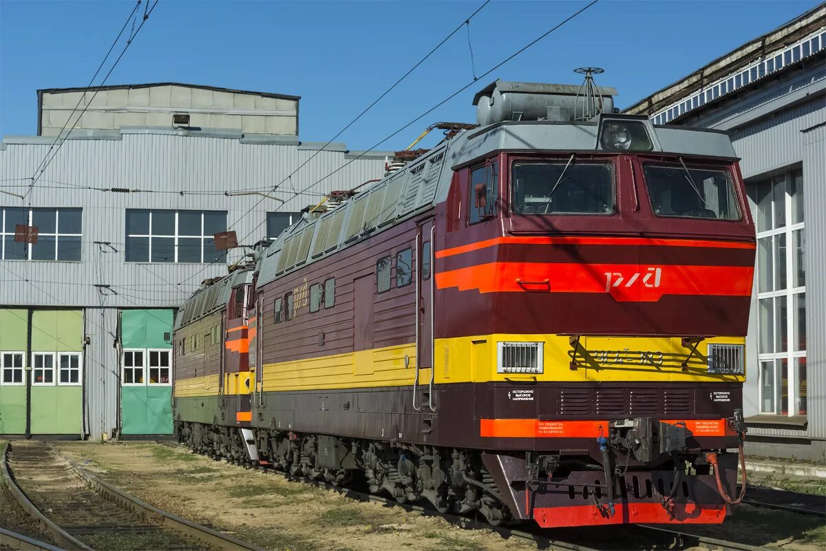 Чс4т 680. Скорый поезд. Вагонное депо вязьма. Чс7 станция вязьма. Чс вязьма.