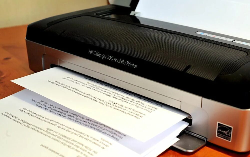 Печать документов на принтере. Принтер для печатания документов. Принтер с документами. Принтер печатает. Печать на принтере бланки