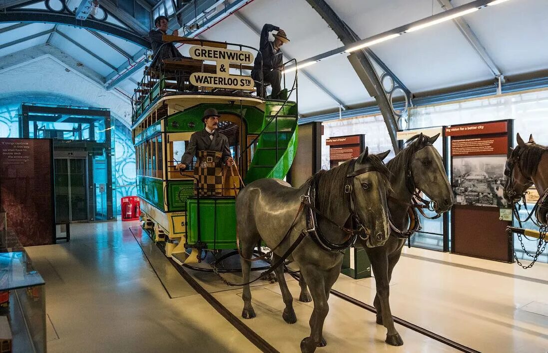 Музей транспорта сайт. London transport Museum. Транспортный музей Лондона. Лондонский музей общественного транспорта. Лондонский музей транспорта экспонаты.