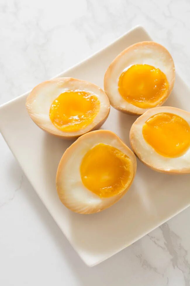 Яйцо аджитама. Полу вареное яйцо. Яйцо полувареное. Яйца до твердого желтка.