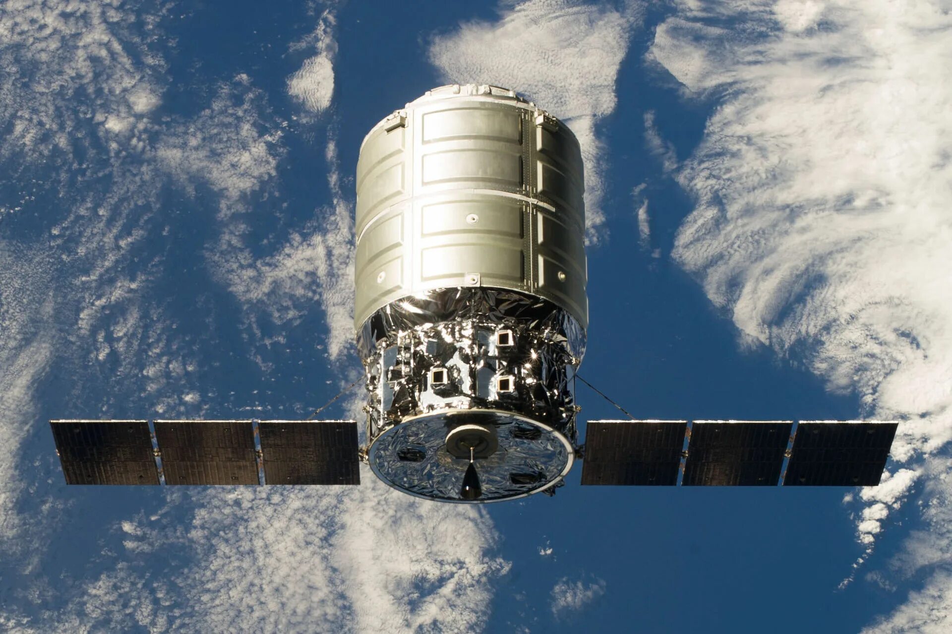 Cygnus космический корабль. Сигнус корабль. Cygnus МКС. Американский грузовой космический корабль Cygnus. Ракета мкс