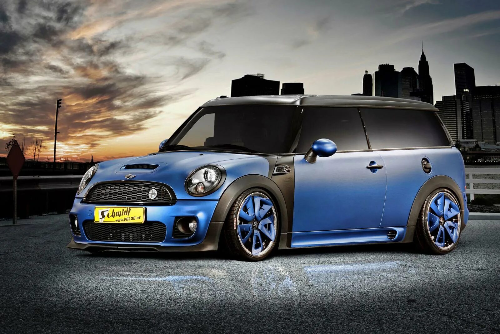 Mini tuning. Мини Купер Clubman 2011. 2010 Mini Cooper s Clubman. Mini Cooper Clubman Tuning. Mini Clubman s.