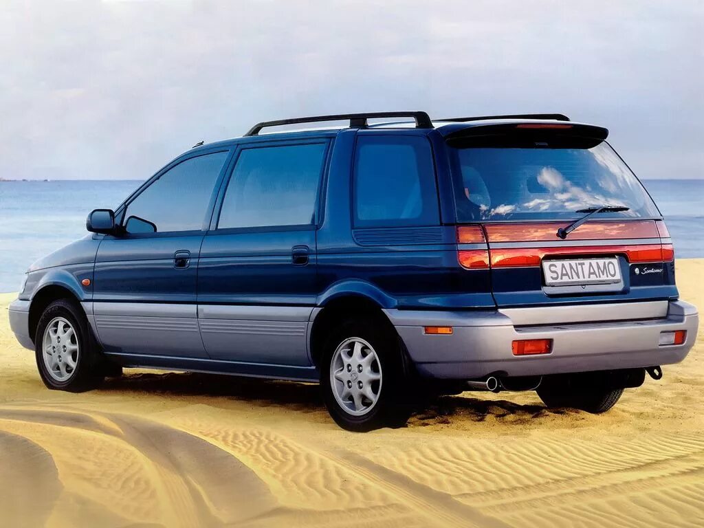 Hyundai mitsubishi. Mitsubishi Space Wagon 1995. Hyundai Santamo 2000. Хендай Сантамо 1997. Hyundai Santamo 1996.