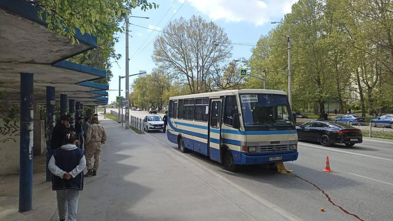 В Симферополе маршрутка сбила женщину. Автобус Крым. Авария маршрутка Симферополь. Автобус Симферополь.