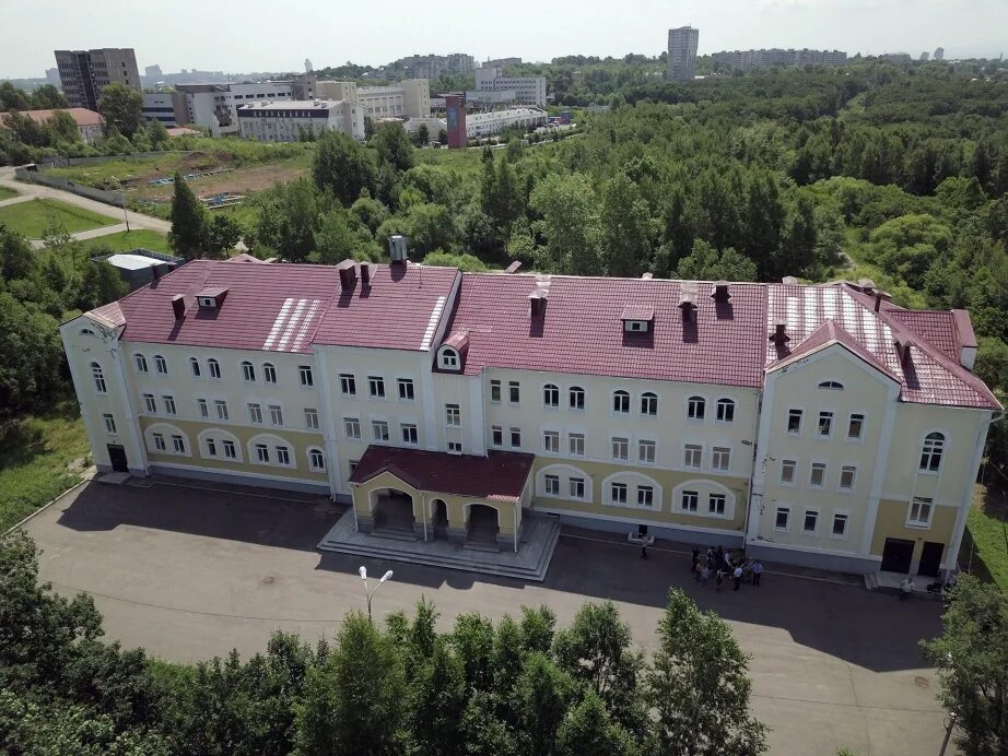 Петрынинский центр в Хабаровске. Петрынинский центр в Хабаровске здание. Краевой центр образования Хабаровск. Школа для трудных подростков Хабаровск. Центр в хабаровске сайт