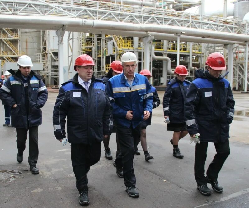 Банкротство градообразующих предприятий. Сегежа завод бумажный. Петрозаводск экология. Градообразующие предприятия петрозаводска. Петрозаводск тракторный завод сейчас.