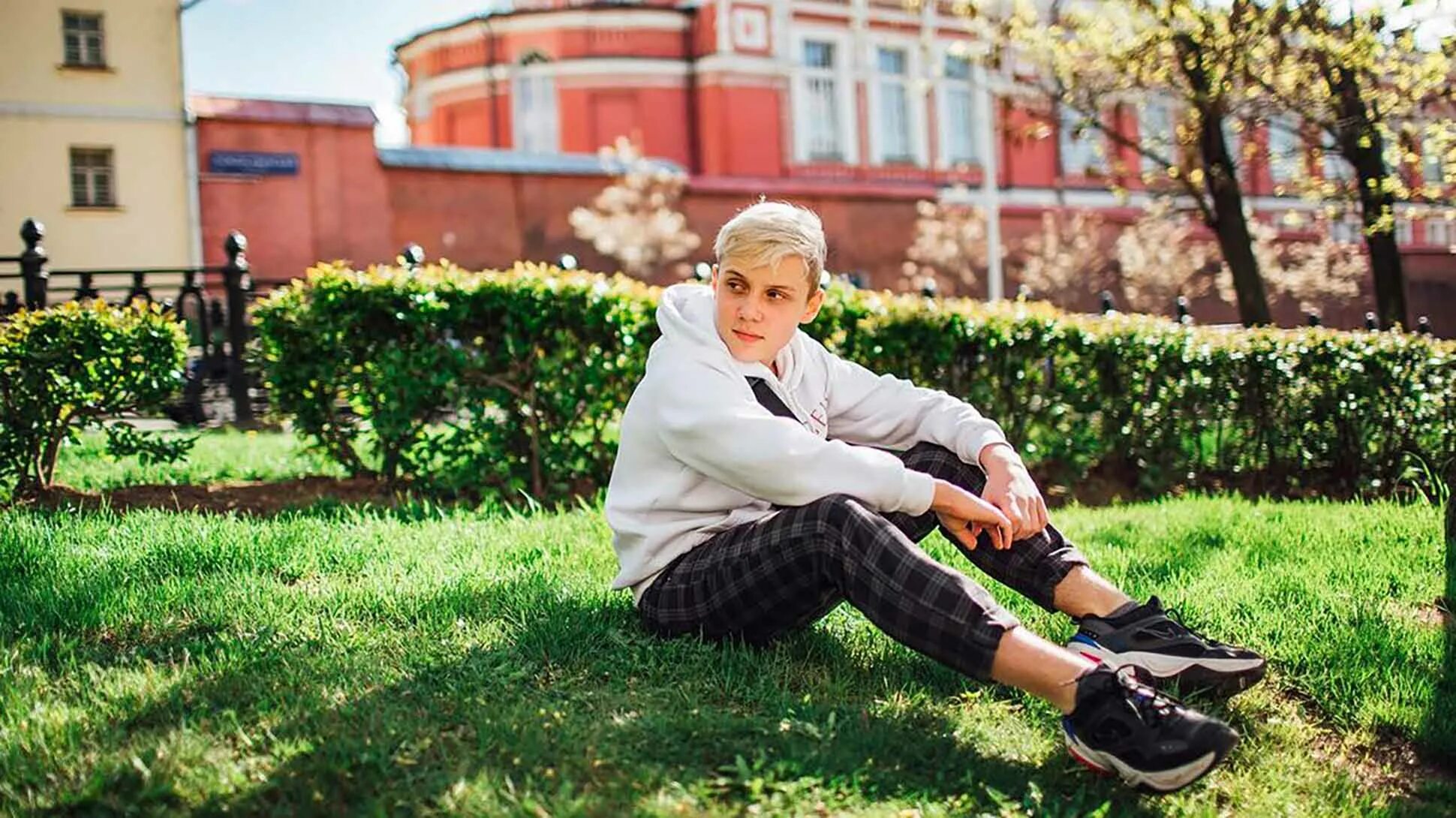 Наталья антонова дыши со мной сериал. Рапунцель и дима дмитриенко. Ваня дмитриенко. Ваня дмитриенко саша асй. Дмитрий дмитренко дом 2.