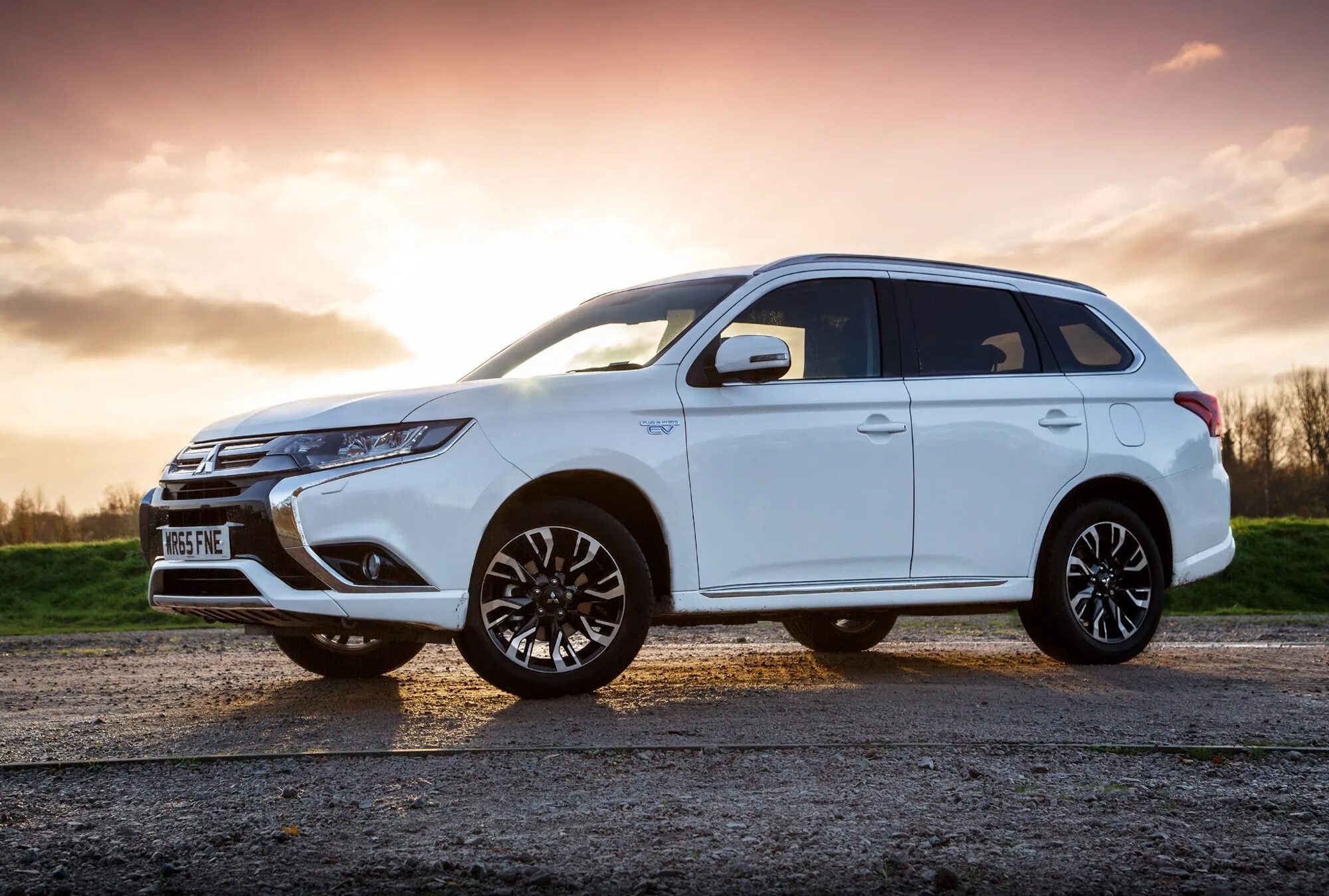 Мицубиси аутлендер 3. Митсубиси аутлендер 2013 отзывы владельцев. Mitsubishi outlander hybrid 2015. 2. Mitsubishi outlander 2023.