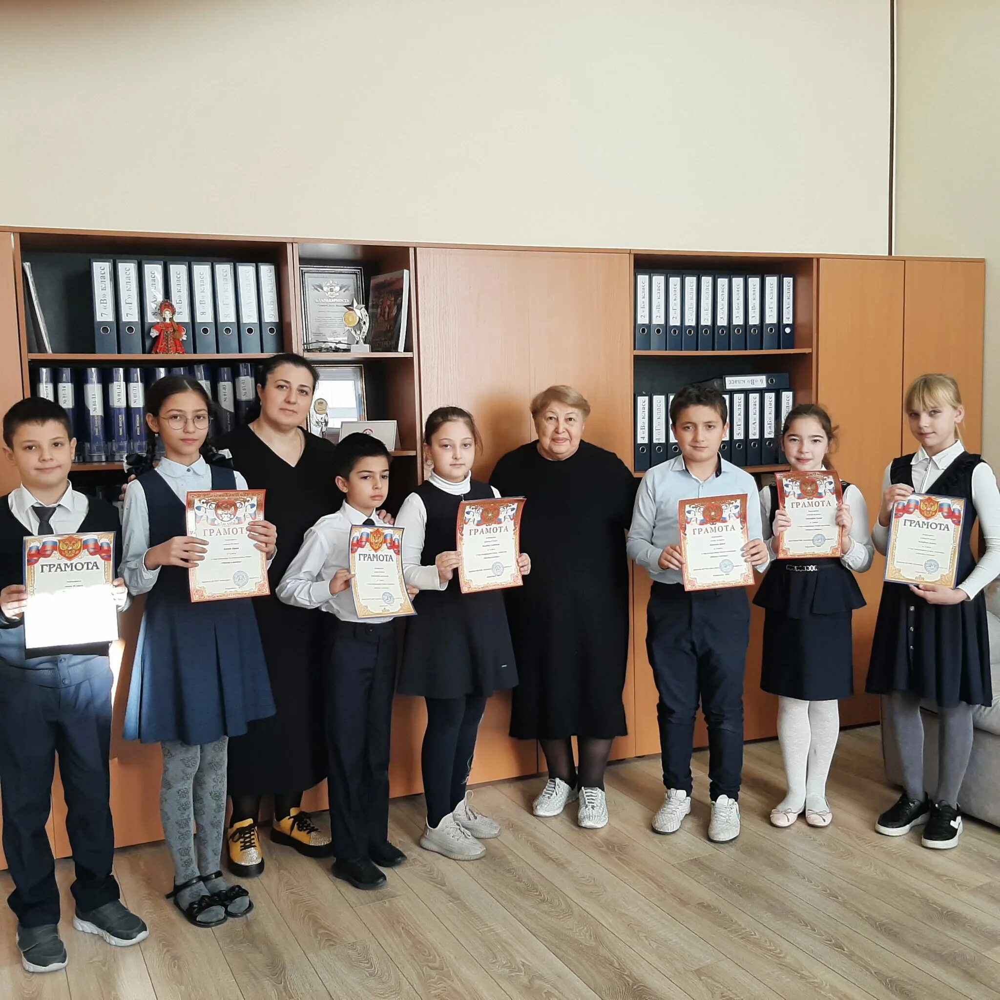 Военно-патриотические экскурсии. Центр образования интеллект владикавказ. Центр образования интеллект. Цдо интеллект ижевск. Центр образования интеллект.