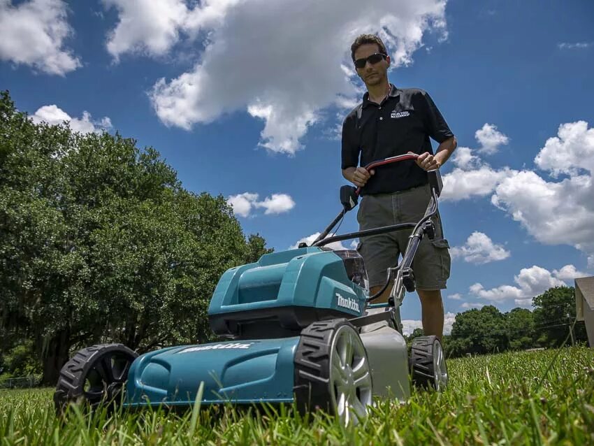 Газонокосилка Makita 500. Газонокосилка countryside Akku Cordless Lawn Mower qt3035b. Макита 500 140сс газонокосилка. Газонокосилка Макита 62322. Газонокосилка бензиновая макита купить