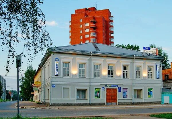 площадь свободы 1 глазов. свободы 5. глазов площадь свободы 13. линзочки глазов площадь свободы. площадь свободы 7 глазов.