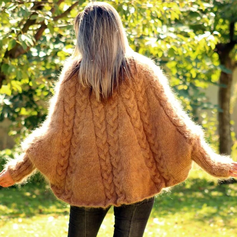 Пончо a0555276. Кейп пончо. Свитер-пончо от элизабет смит. Пончо a2861009. Пончо спицами.