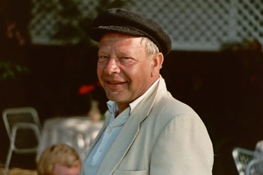 Alan richards. Allan. Alan richards. Alan richards. Allan rich.