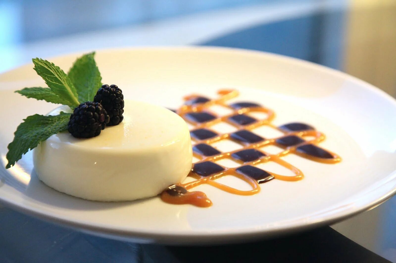 Pann. Базиликовая панакота. итальянская panna cotta. панна котта итальянские десерты. панакота кето.