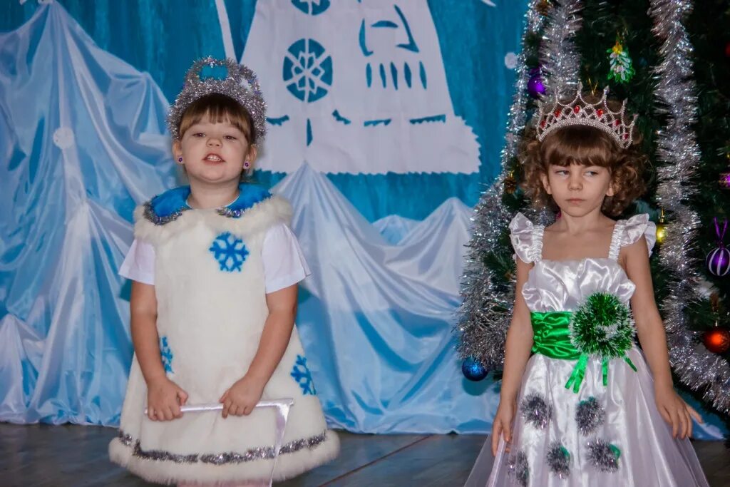 зимняя сказка мультфильм козлова. сказочный медведь зимой. снег за окном. трям здравствуйте 1981. три медведя снежинки.