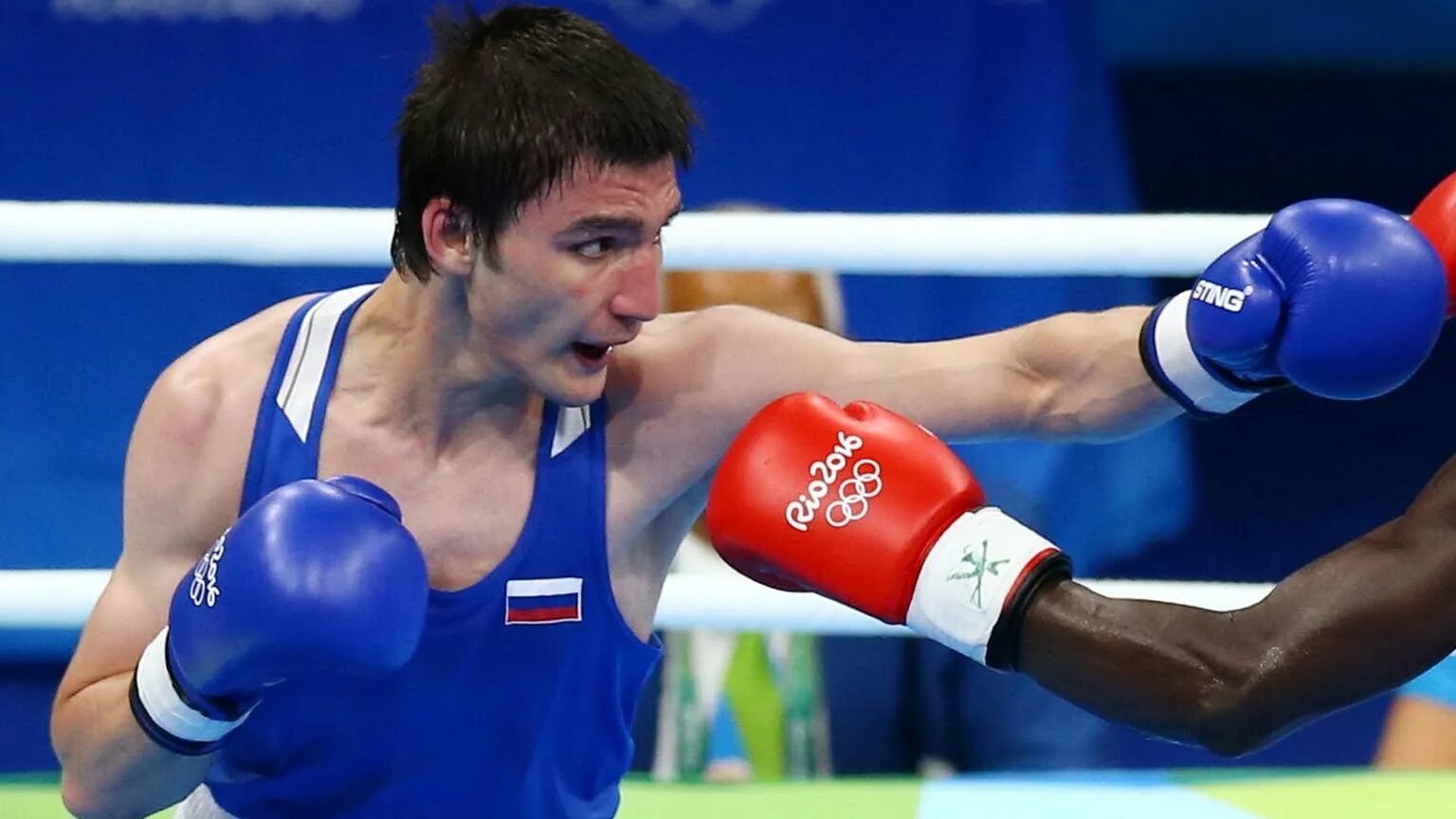 Боксер из алжира. Спортсмены. Бокс картинки. Спортсмены. Женский бокс.