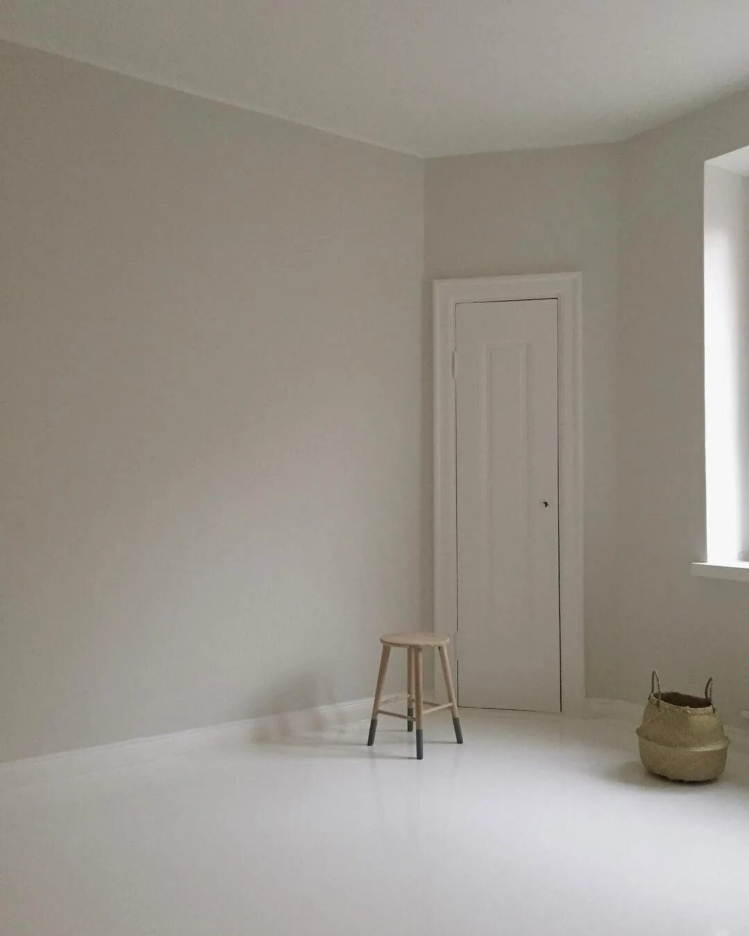 Тиккурила цвет в интерьере. H497 тиккурила. tikkurila h497 каолин. h497 tikkurila цвет. тиккурила h484.