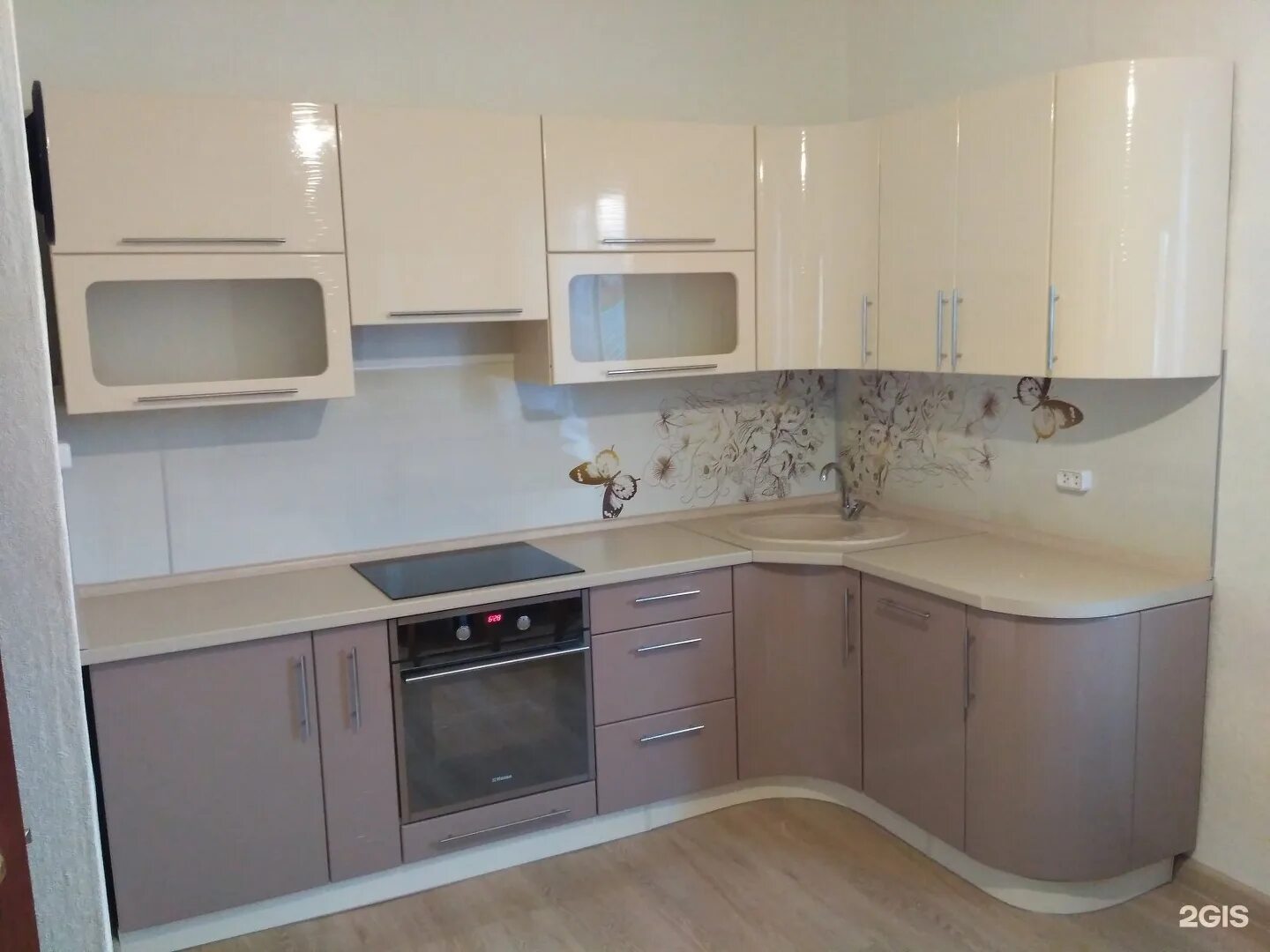 угловые кухни в улан-удэ. кухоньки улан-удэ 2022. бюджетная белая кухня. мебель на кухню в улан-удэ с большими шкафами. кухни ботова александра.