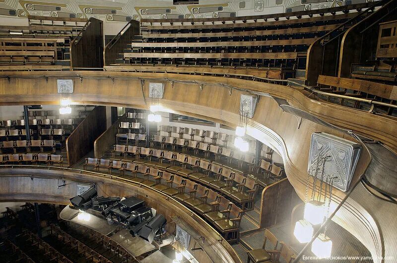 Чехова (основная сцена). Московский художественный театр имени а п чехова зал. Мхат горького зал. Театр антона чехова зал. Москва мхт имени чехова основная сцена зал.