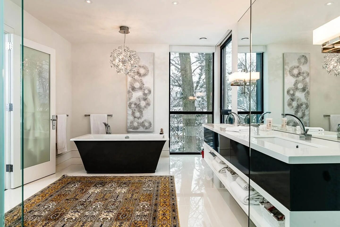Стильные Ванные комнаты. Ванна в современном стиле. Дизайнерская ванная комната. Красивые и стильные Ванные комнаты. Ванна дизайн 2024 маленькая