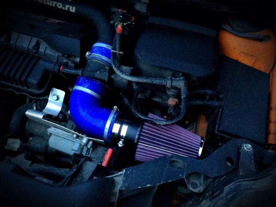 Впуск форд мондео. Air filter volvo s40 2. Впускной коллектор форд мондео 2. Холодный впуск мондео 4 2. Ford mondeo 3 холодный забор воздуха.