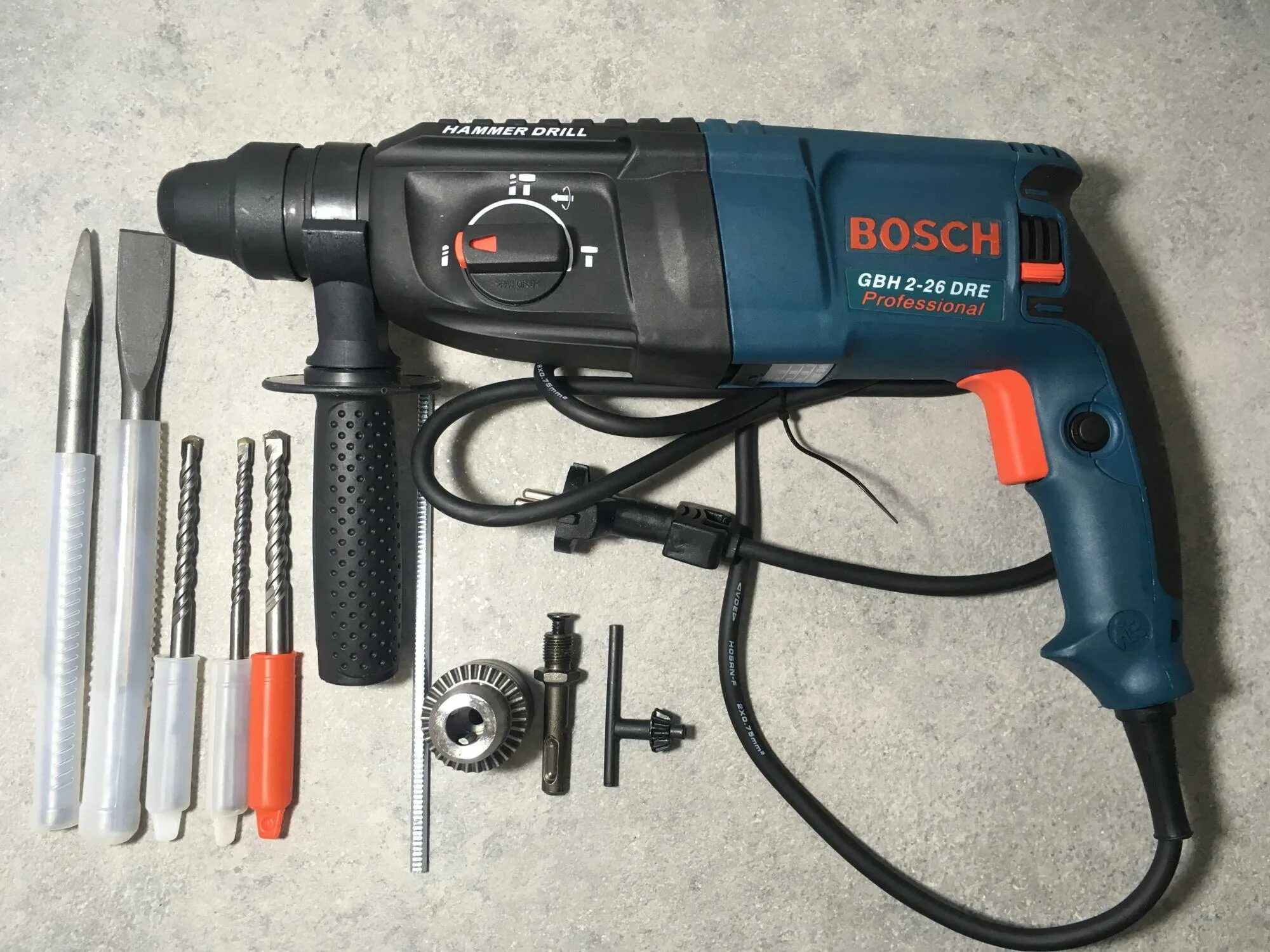 Купить перфоратор bosch 26. Перфоратор Bosch GBH 2-26 Dre. Перфоратор бош 2-28. Перфоратор Bosch 2 26 Dre professional. Перфоратор Bosch GBH 2-28 Dre professional.