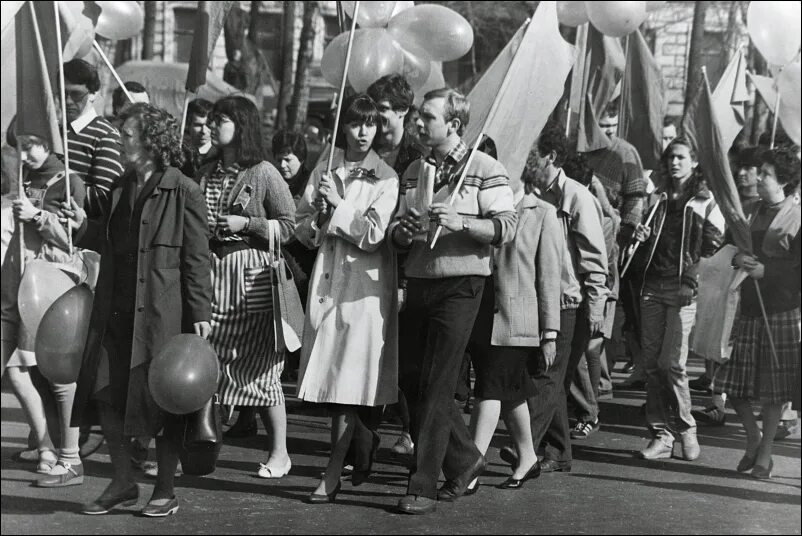 1 мая 1988. Первомайская демонстрация в Чернобыле в 1986. Первомайская демонстрация в Киеве 1986. Первомай 1986 года в Киеве. Первомай 1975.