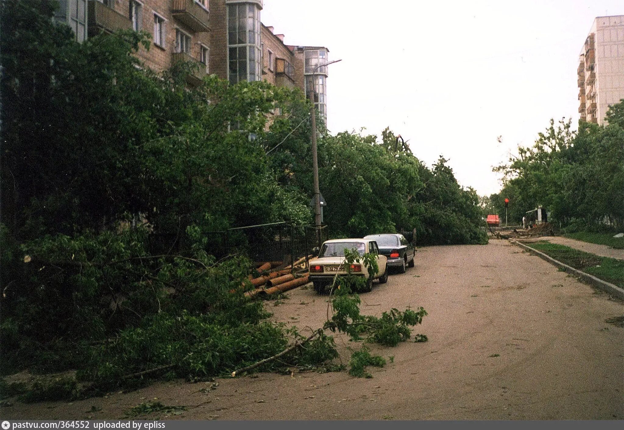 Ураган в Москве 1998. 21 Июня 1998 ураган в Москве. Смерч в Москве 1998. Ураган 98 года в Москве. 1 июня 1998