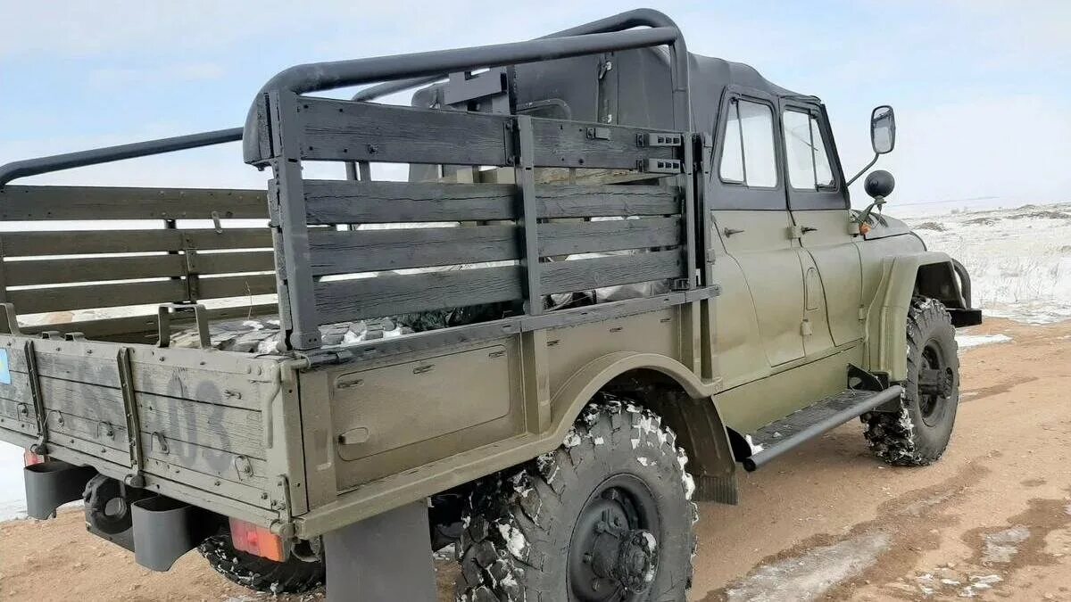 Пикап барс военный. ГАЗ 66 С кузовом. УАЗ ГАЗ 66. УАЗ на шасси ГАЗ 66. ГАЗ 66 И УАЗ 469.