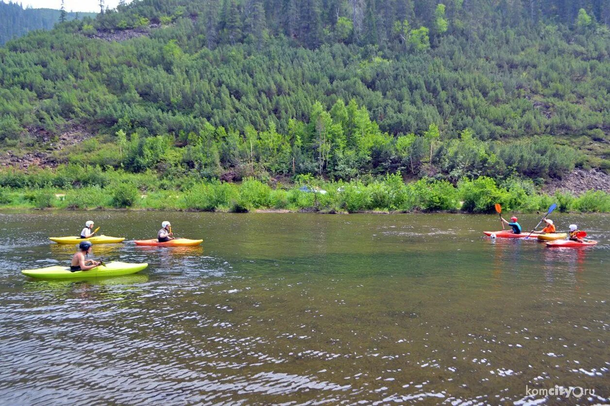 Горячая вода комсомольск на амуре. Озеро Амут Комсомольск. Озеро Амут Хабаровский край. Амут Комсомольск-на-Амуре база озеро. Комсомольск на Амуре природа.