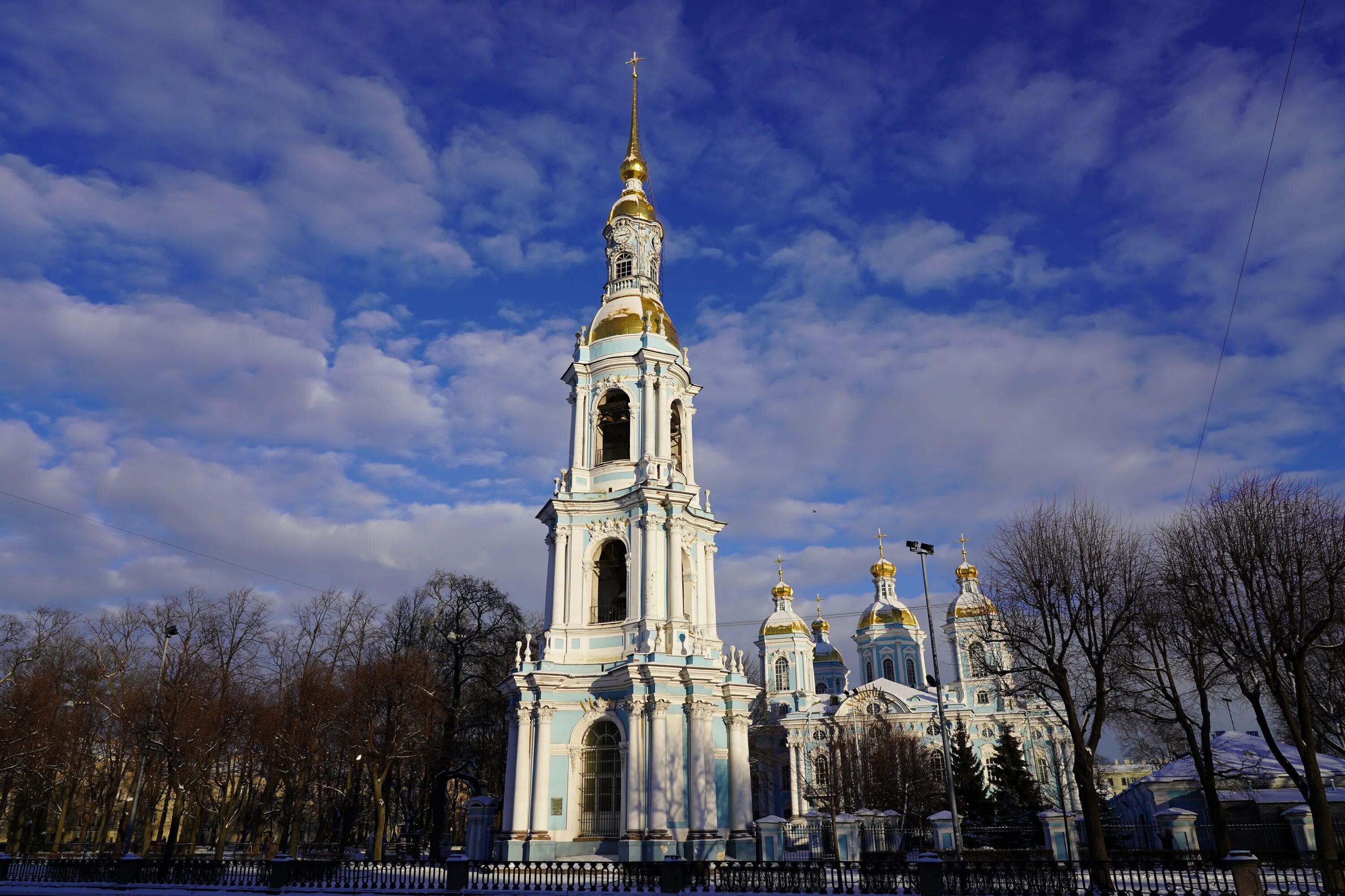 Колокольня Николо-Богоявленского морского собора. Колокольня Николо-Богоявленского собора, Санкт-Петербург. Над никольским