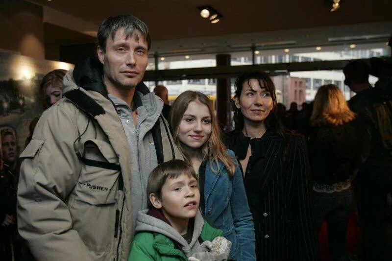 Мадс миккельсен и ханне якобсен в молодости. Мадс миккельсен и ханне якобсен в молодости. Мадс миккельсен с женой. Жена мадса миккельсена. Ханне миккельсен.